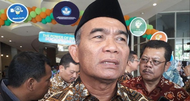 Setara dengan Gaji PNS, Mendikbud Tawari Guru Honorer Jadi P3K