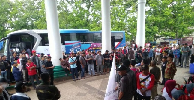 1850 Perangkat Desa Ciamis Datang ke Jakarta Tagih Janji Jokowi