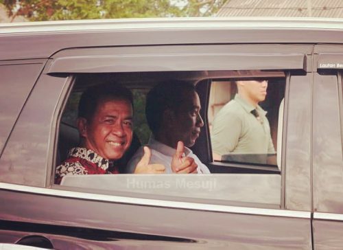 Bupati Mesuji Khamami Diterbangkan Ke Gedung KPK