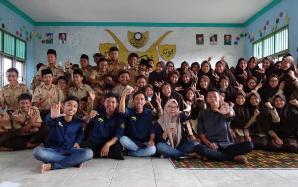 Himalaya Goes To School ke Madrasyah di Lampung