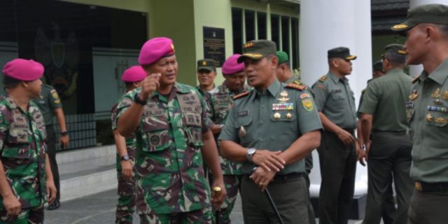 Korp Brigif 4 Marinir Kunjungi Korem 043/Gatam