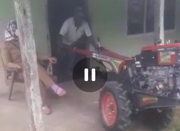 Aroma Konspirasi Hand Traktor Semakin Terendus