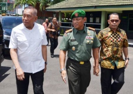 Menhan Ryamizard Ryacudu Pastikan Netralitas Prajurit Korem 043/Gatam