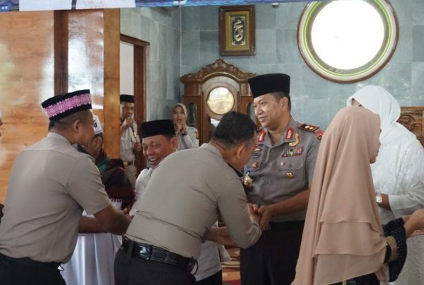 Irjen Purwadi Lepas 55 Jamaah Haji Polda Lampung