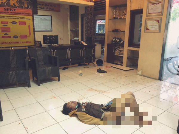 Imam Mustofa Serang Petugas SPK Polsek Wonokromo Dengan Clurit
