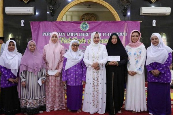 Ketua TP PKK Riana Sari Hadiri Tabligh Akbar Peringatan Tahun Baru Islam 1441 H