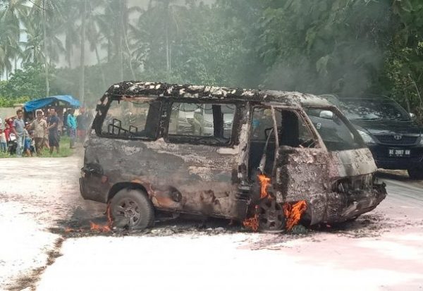 Usai Isi BBM di SPBU 23.342.21 Desa Gunung Tiga, Suzuki Carry Terbakar