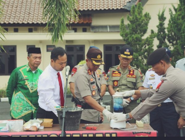 Polres Lampung Utara Musnahkan Barang Bukti Narkoba Hasil Operasi Kepolisian