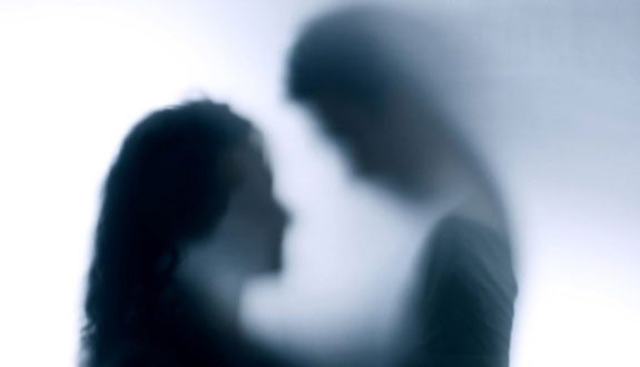 Ketahuan “Selingkuh” Rumah Pelaku Di Amuk Masa