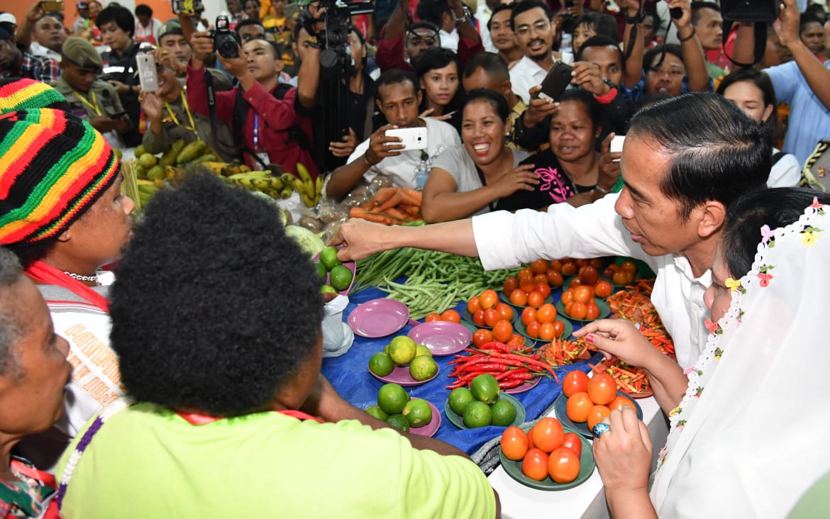 Saat Presiden Belanja di Pasar Mama Mama