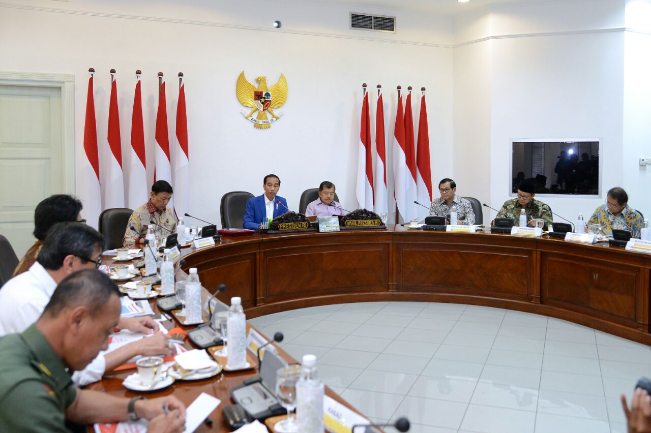 Presiden Tegaskan Pentingnya Perbaikan Pelayanan Administrasi Kependudukan