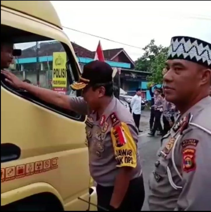 Safari Ramadhan di Pesawaran Kapolda “Ngobrol” Dengan Sopir Truk Jalinbar