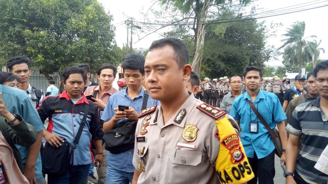 Aksi Demo Mahasiswa HMI Bengkulu Diwarnai Kericuhan