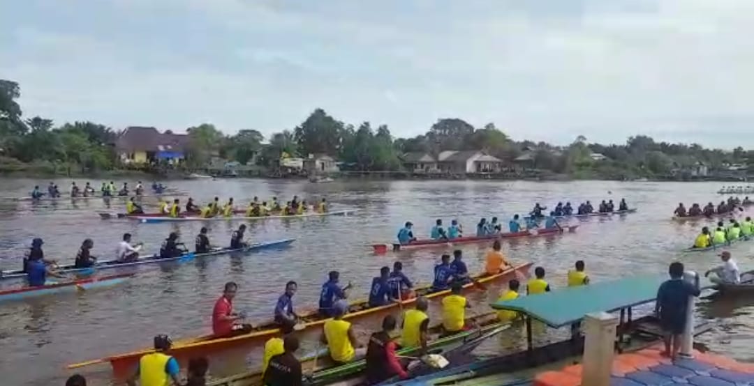 KOMANDAN LANTAMAL XII MEMBUKA LOMBA SAMPAN BIDAR HUT KOTA SAMBAS KE-387/2018