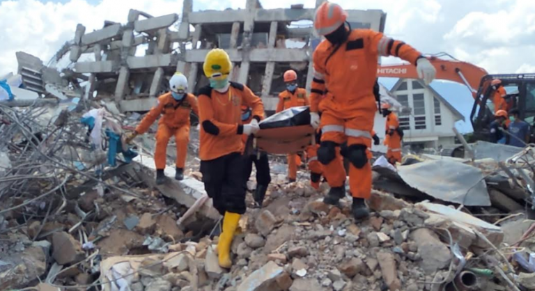 Korban Meninggal Dunia Akibat Gempa dan Tsunami Kota Palu Capai 1.407