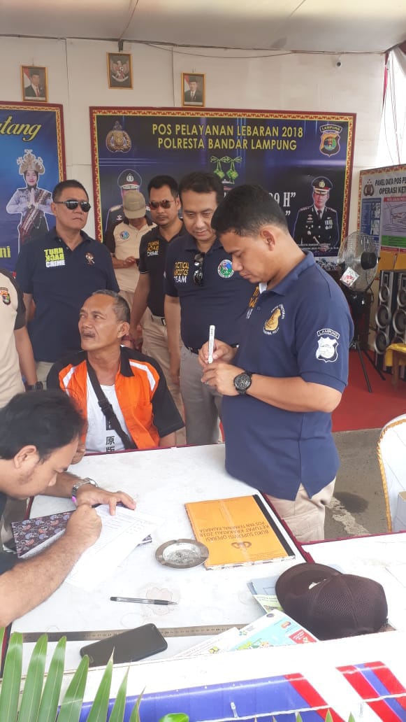 Polisi Tes Urine Sopir Bus di Terminal Rajabasa, Ini Hasilnya