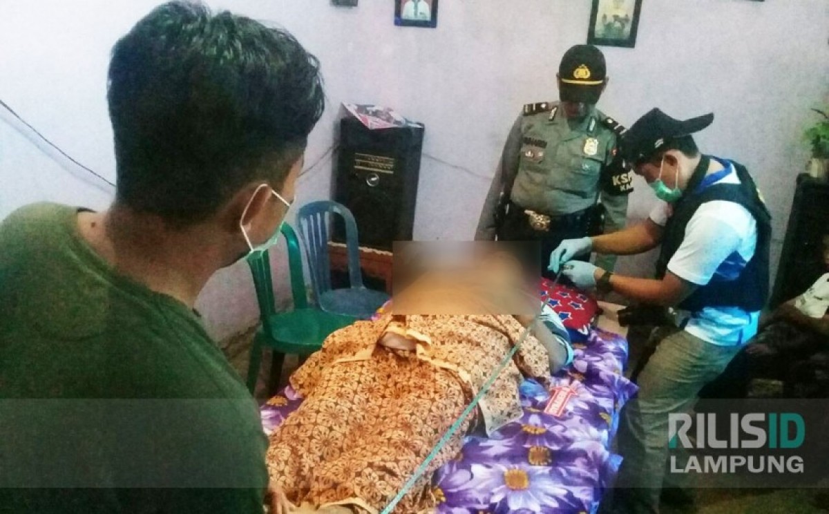 Warga Kemiling Tewas Gantung Diri di Pintu Kamar