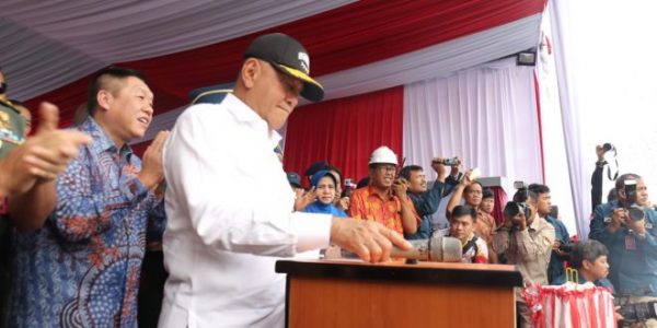 Menhan Ryamizard Launching Kapal Angkut Tank AT-4 Buatan Tenaga Ahli Indonesia