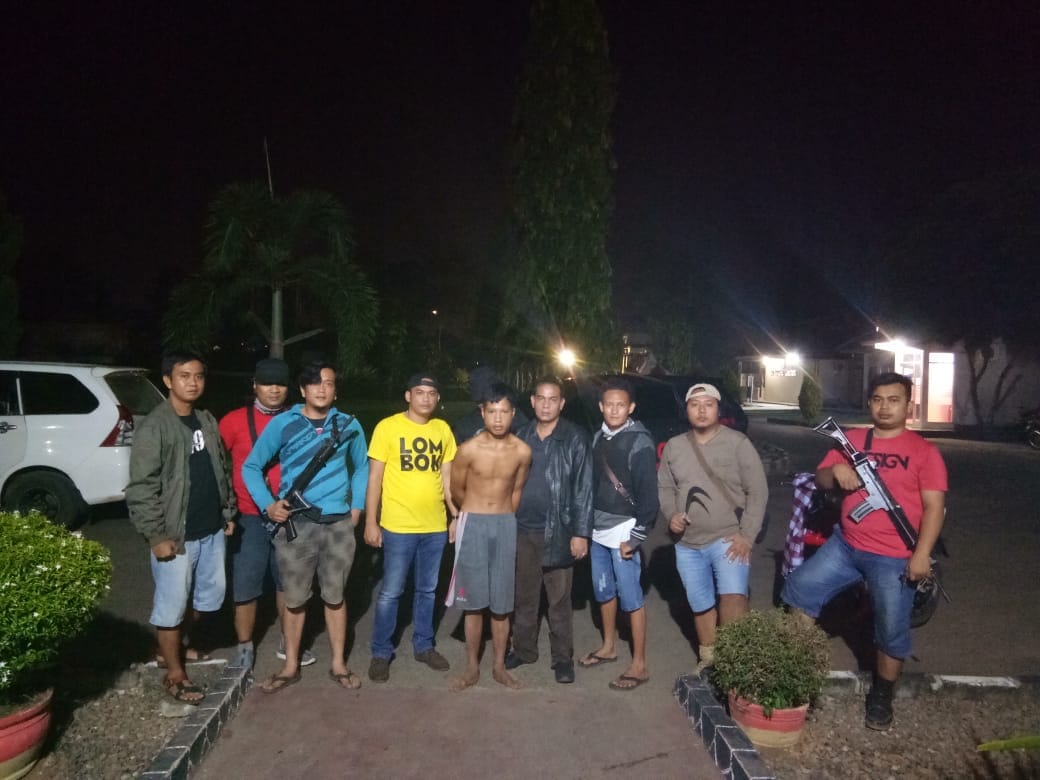 Sempat Buron, Aprizal Dicokok Petugas di Rumahnya