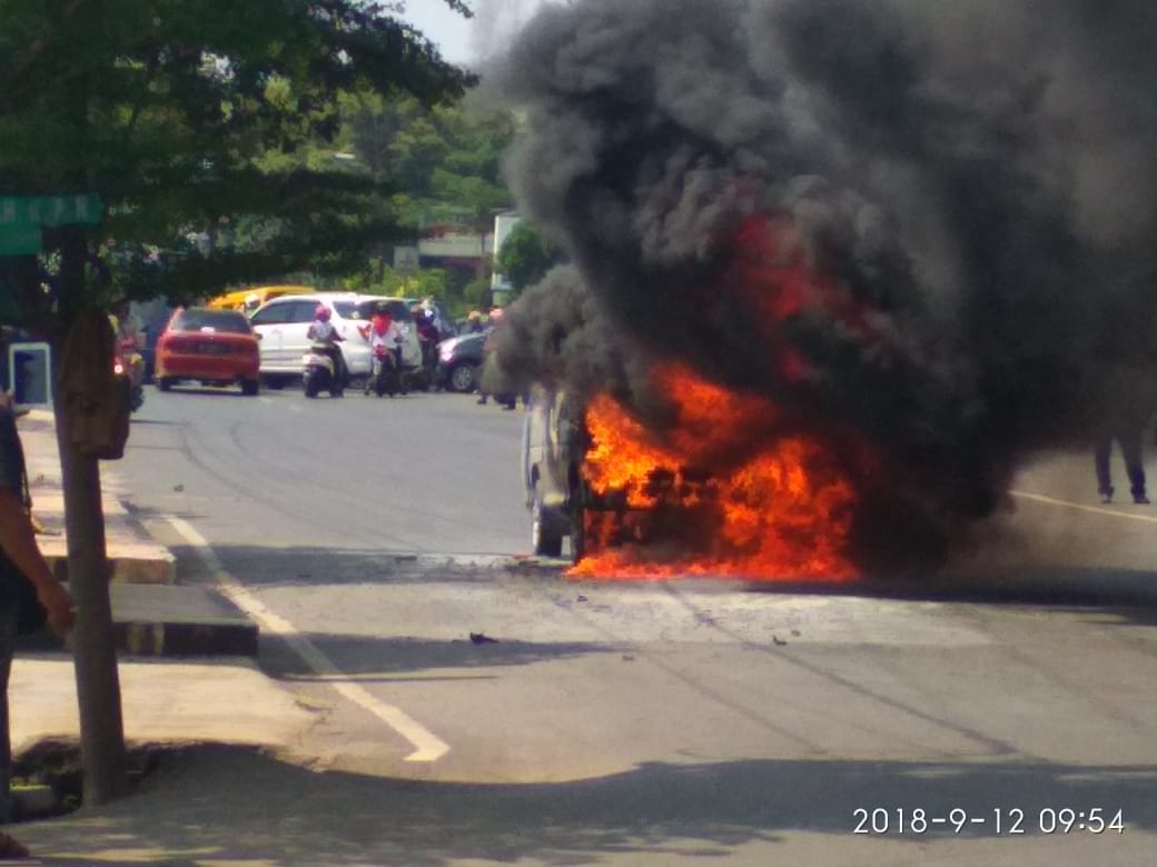 Sedang Antrean BBM, Mobil Espass Hangus Terpanggang