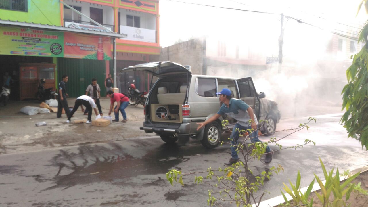 Kijang Terbakar, Beruntung Sopir Selamat
