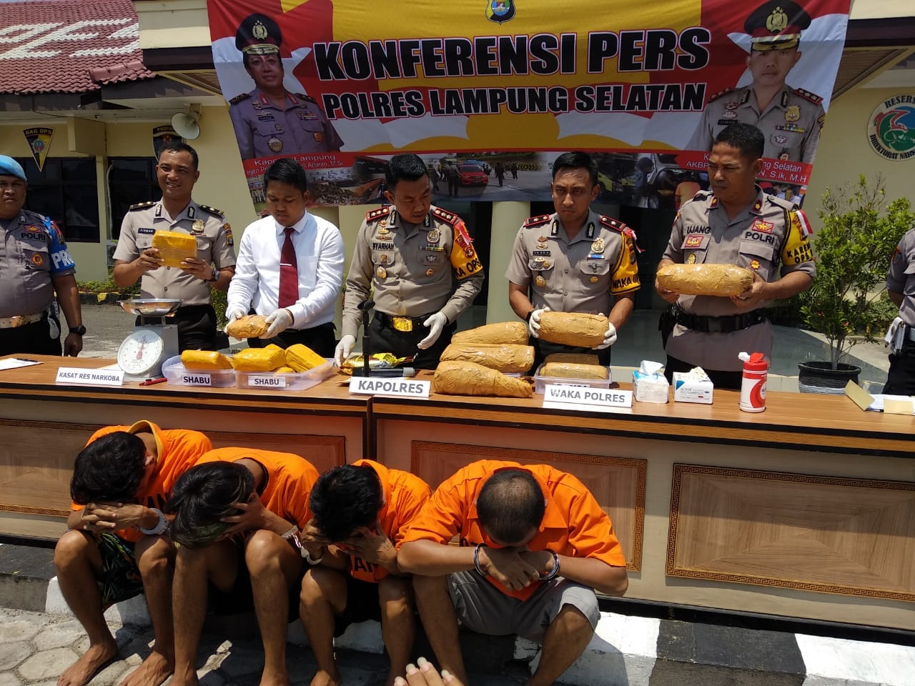 Polres Lamsel “Ungkap” Pengendali Pengiriman Shabu 9 Kg Dari Lapas di Medan