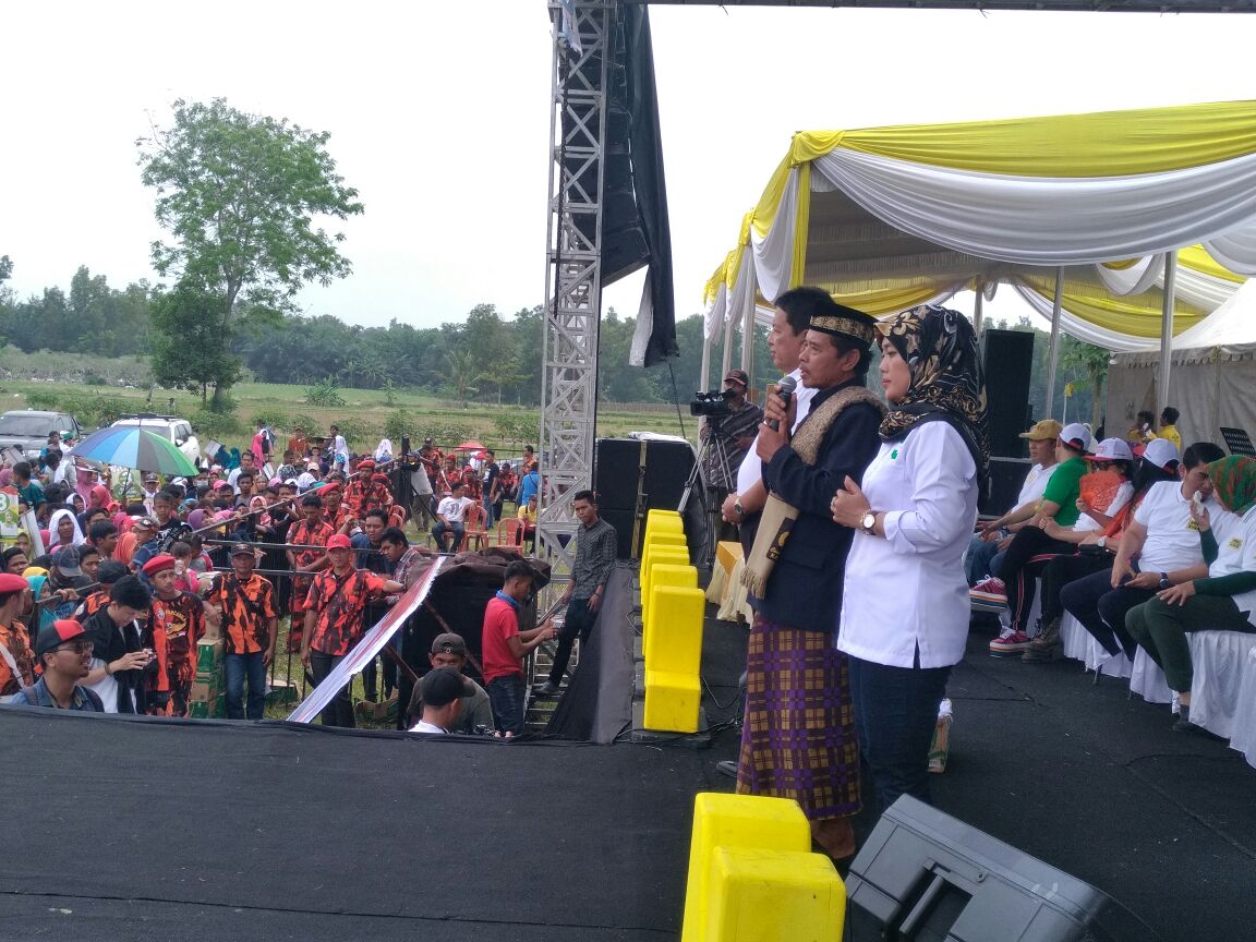 Gema doa Bersama Dan Lagu Indonesia Raya Di Kampanye Arinal-Nunik