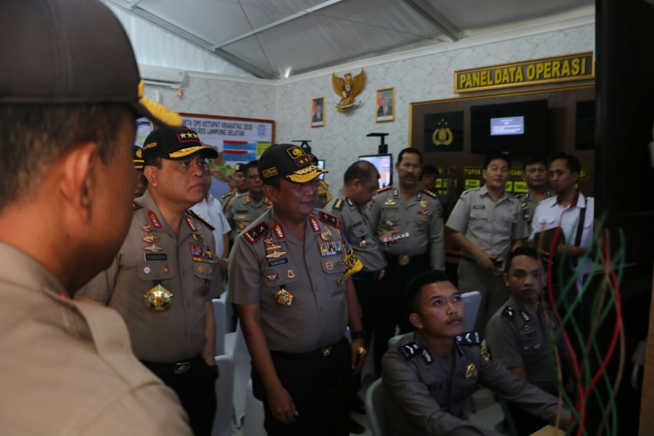 Wakapolri Tinjau Arus Balik Mudik di Pelabuhan Bakauheni