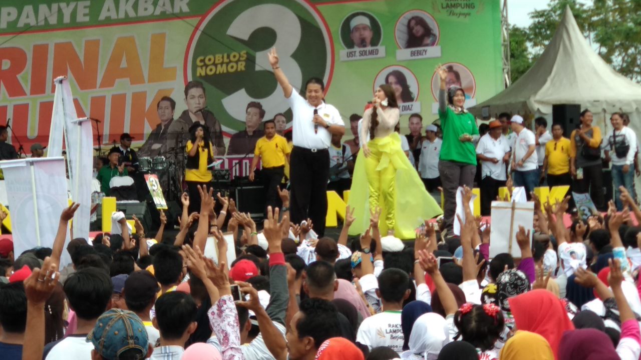 Ini Curhatan Warga Lamsel di Kampanye Akbar Arinal-Nunik