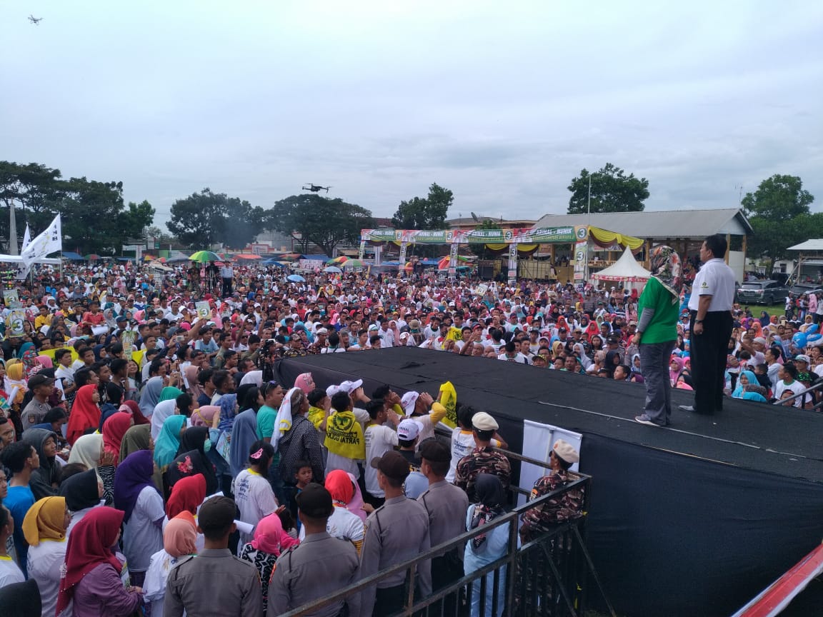 Ribuan Warga Lamsel Hadiri Kampanye Akbar Arinal-Nunik Bersama Sejumlah Artis Ibukota