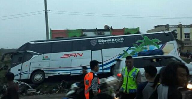 Ketujuh Jenazah Korban Lakalantas Dalam Pejalanan Menuju Lamteng