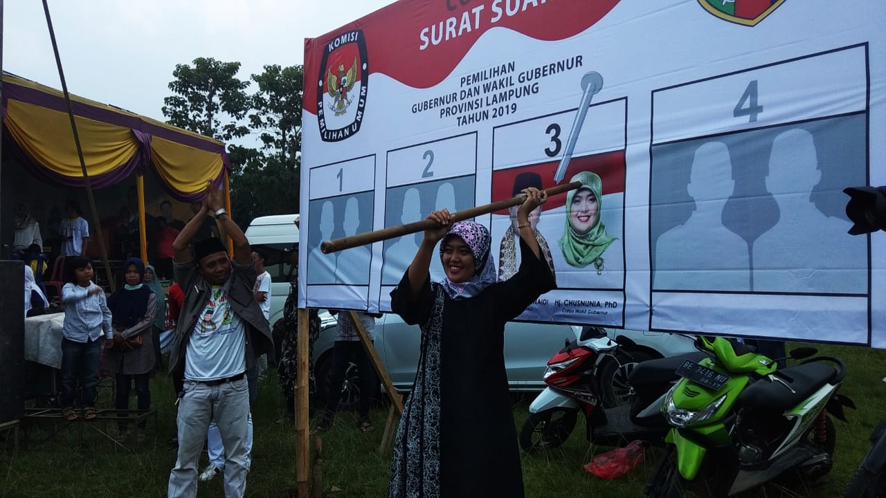 Nunik Ajak Warga Sekampung Udik Pilih Nomor Tiga