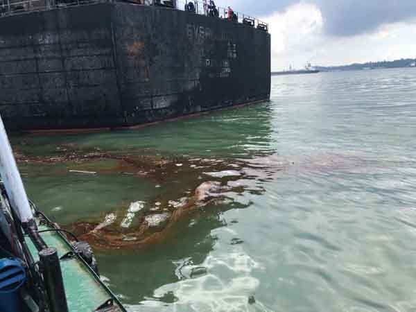 Tim KLHK Lakukan Penyidikan Pidana Dampak Tumpahan Minyak