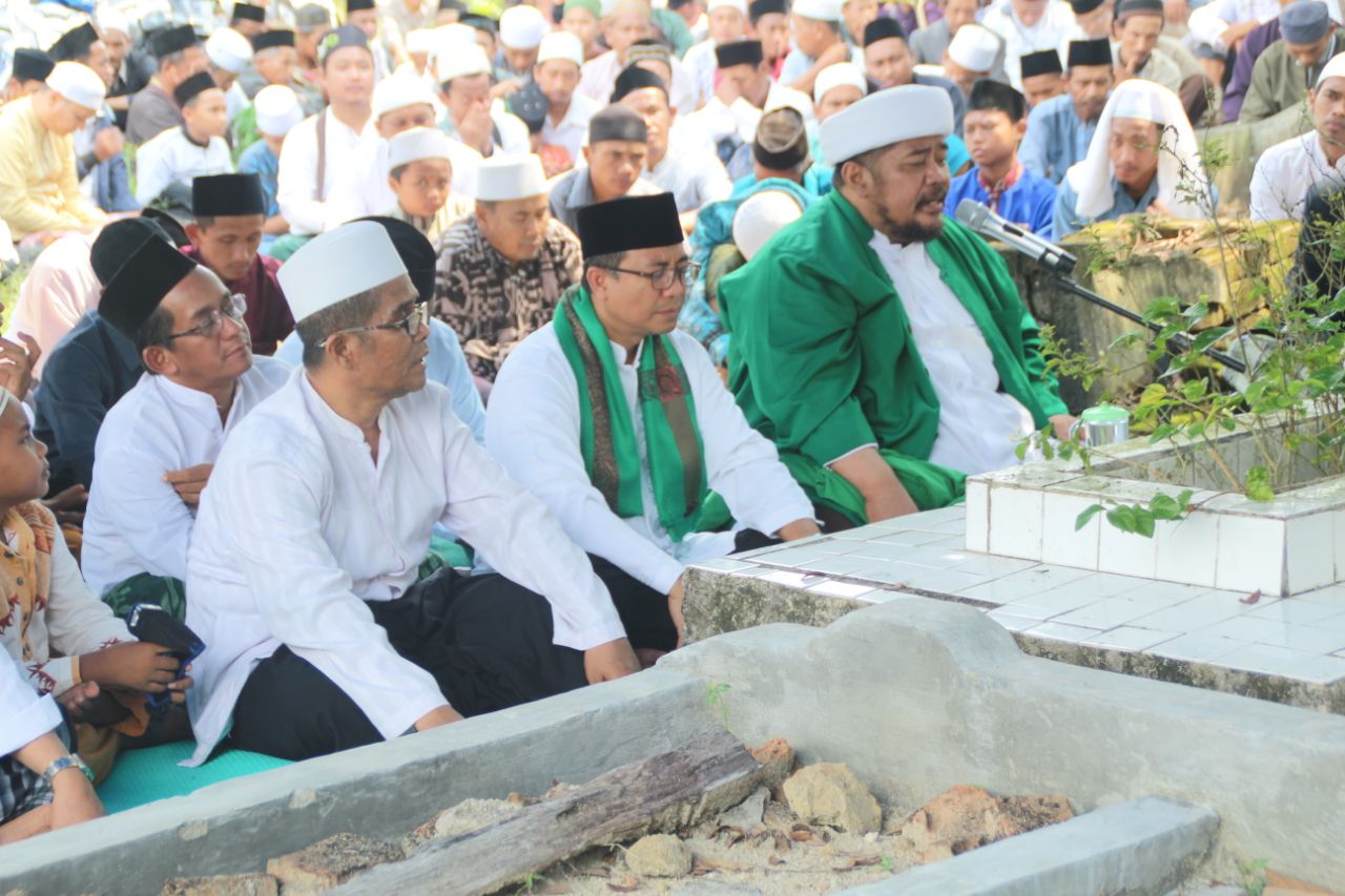 Bersama Jama’ah Habib Yahya, Cawagub Jajuli Berziarah Kubro
