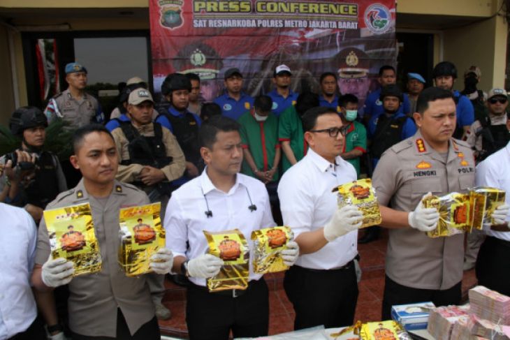 Ungkap Sindikat Narkoba Internasional, Polres Jakarta Barat Amankan 30,3 kg Sabu