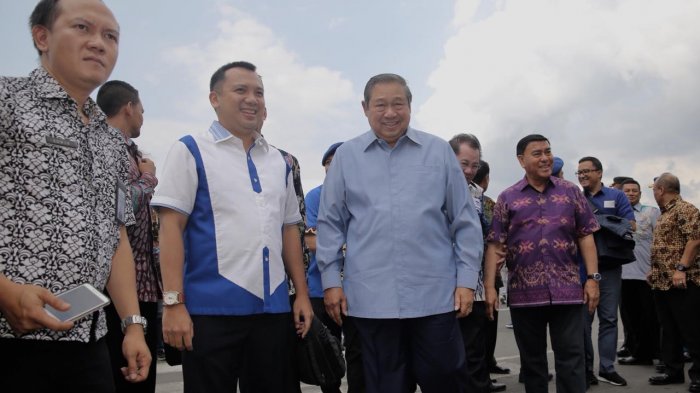 Sjachroedin ZP dan Zulkifli Anwar Terlihat Bersama SBY di Bandara