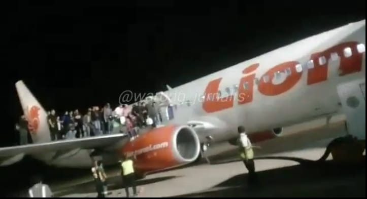 Mendengar Suara Ada Orang Membawa Bom di Pesawat Penumpang Lion Air “Berhamburan”