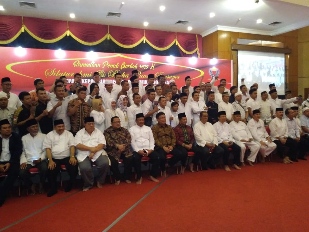 Kapolri Bukber dan Santunan Anak Yatim Bersama KAMSRI