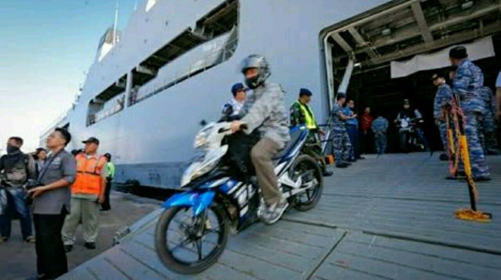 Pelabuhan Tanjung Perak Dipadati Pemudik