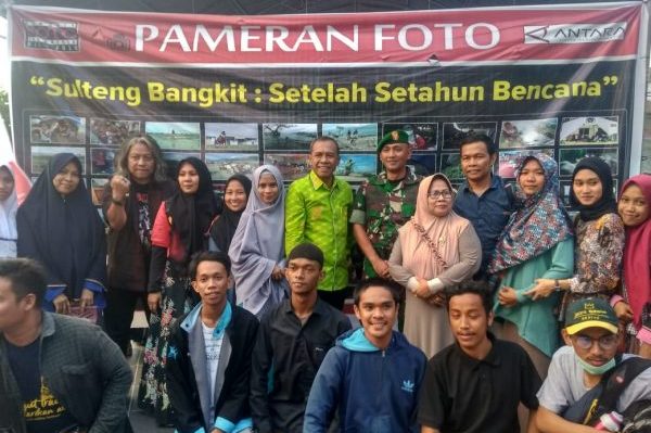 Walikota Palu Buka Pameran Foto Setahun Bencana Sulteng