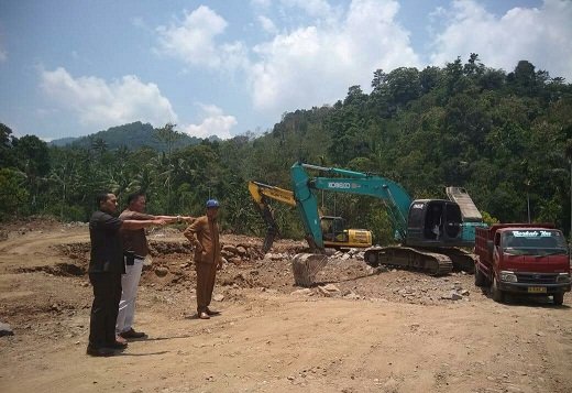 Aktifitas Tambang Batu CV Budi Jaya Beroperasi “Ilegal” di Dusun Bambu Kuning, Desa Bantar, Padang Cermin