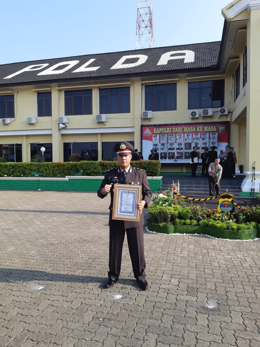 AKP Ridho Rafika Terima Piagam Penghargaan Kapolda Lampung