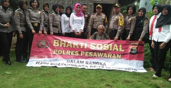 Peringati Hari Bhayangkara Polres Pesawaran Adakan Bakti Sosial