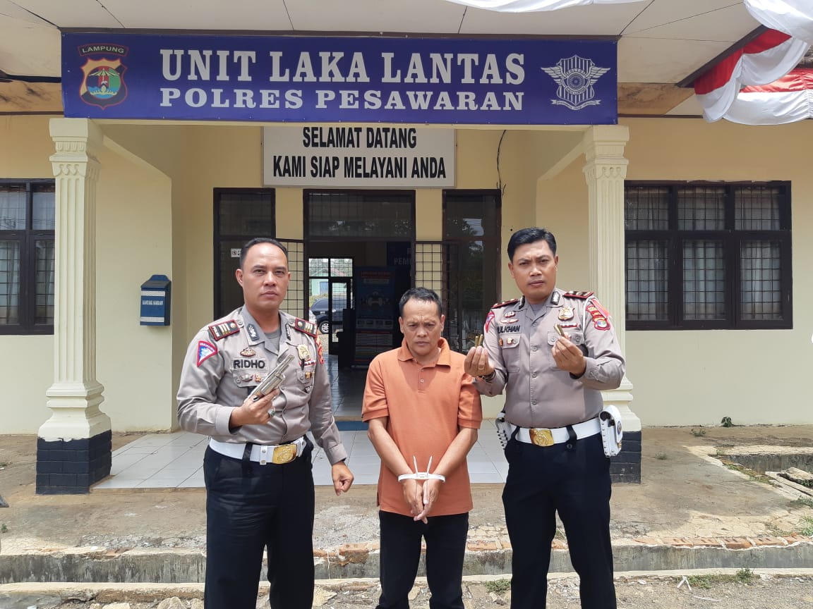 Bawa Pistol Rakitan, Oknum PNS Diamankan Satlantas Polres Pesawaran
