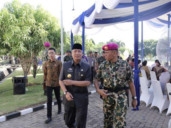 Pjs. Gubernur Didik Hadiri Sertijab Komandan Brigif-3 Marinir Piabung