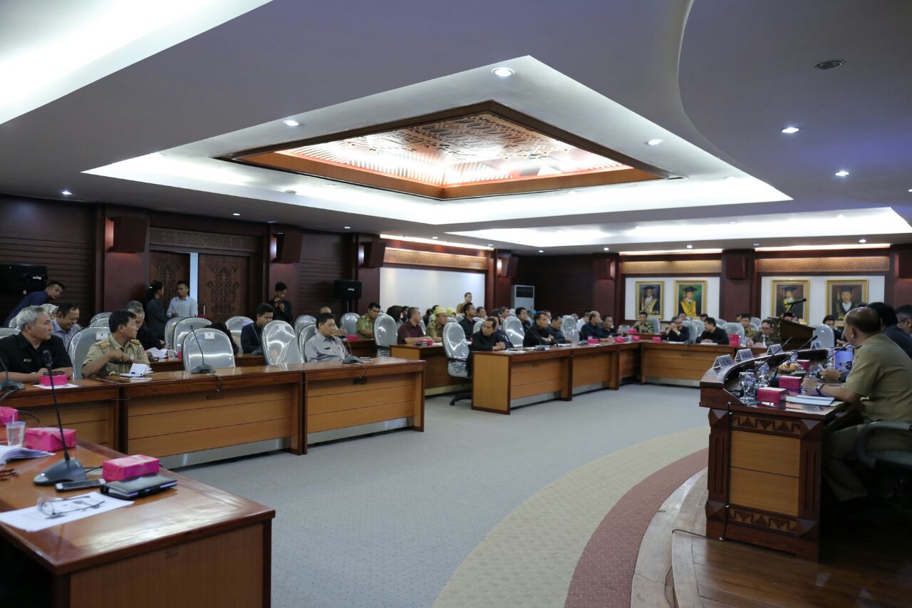 Pjs. Gubernur Didik Dorong Revitalisasi Lada Lampung