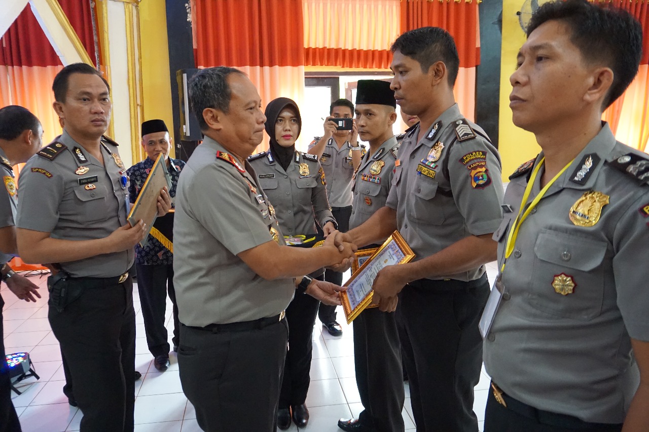 Kapolda Lampung Beri Hadiah 25 Peserta Khutbah Terbaik