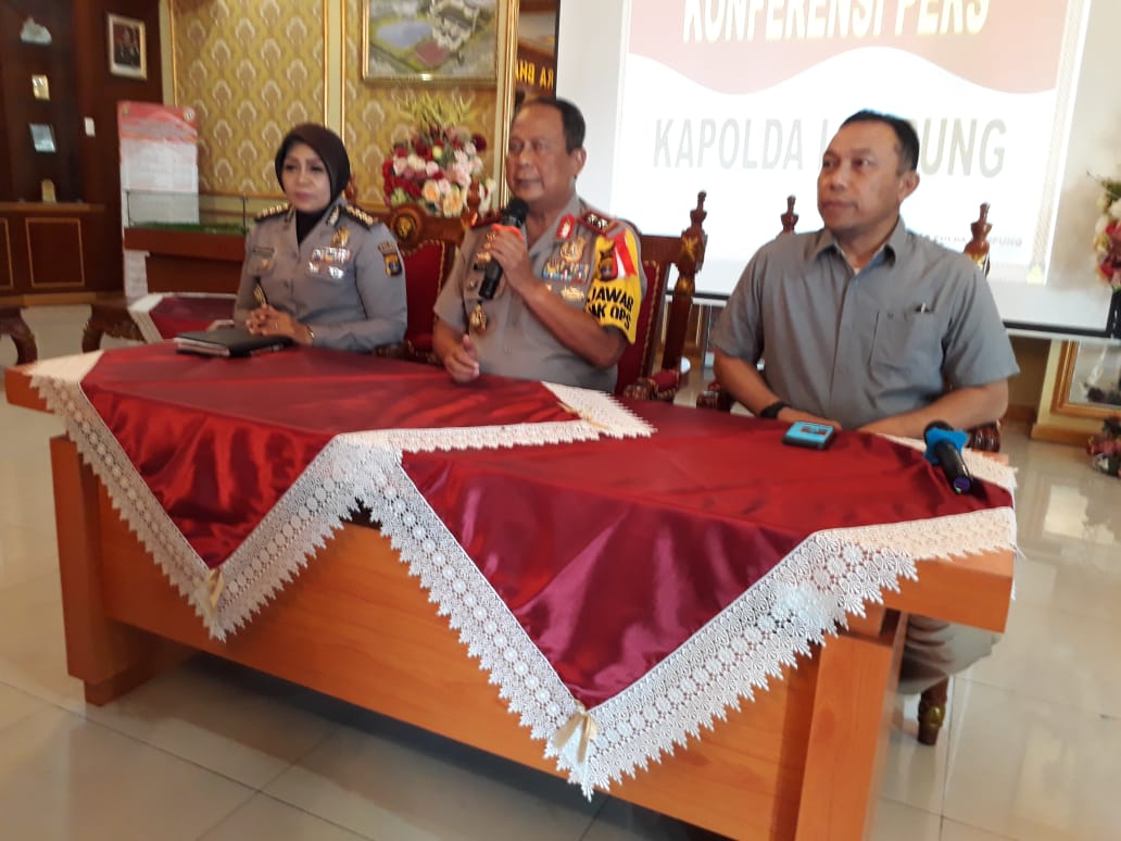 Konferensi Pers Kapolda Terkait Dugaan Bom di Mall Transmart Lampung