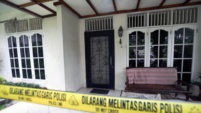 Kaget Rumah Digrebek Aparat Seorang Kakek Tewas
