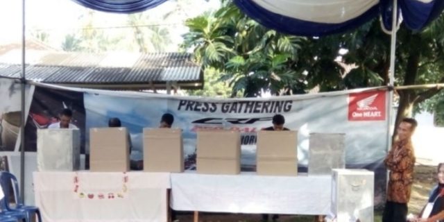 TPS 6 di Kelurahan Gunung Sulah Bilik Suara Menggunakan âKARDUSâ